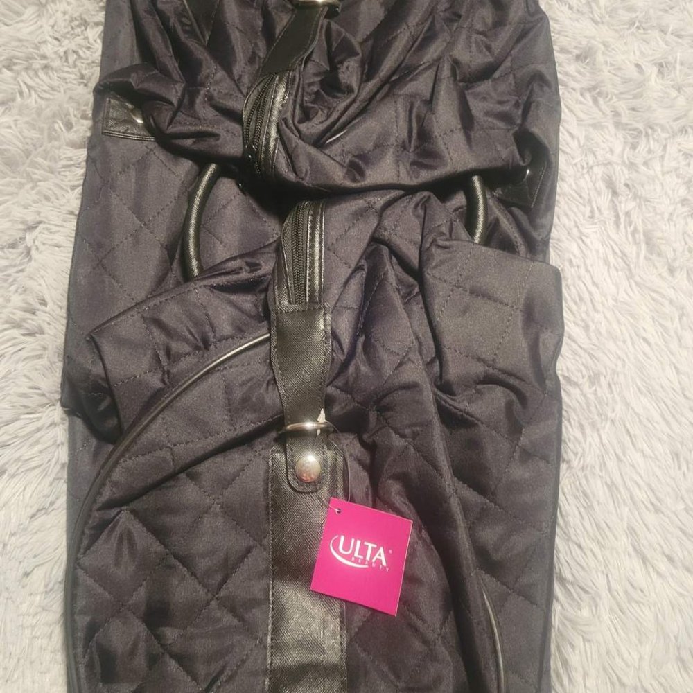 NWT Large Ulta Beauty Rolling Duffle Bag/Weekender w/ Wheels & Extending Handle